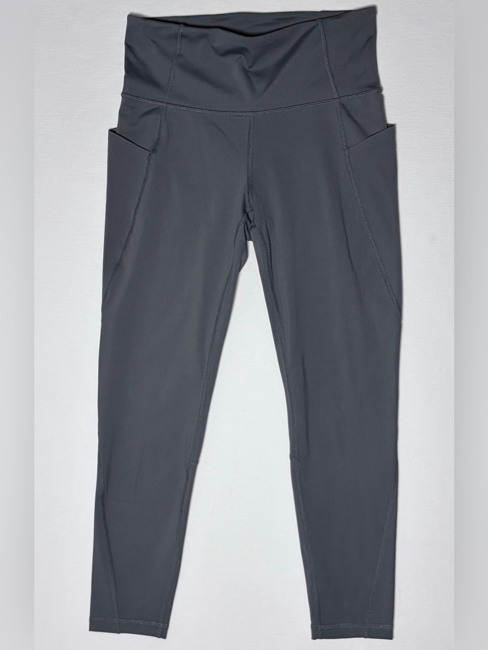 Xersion Quick-Dri Capris Athletic Leggings Women's Medium Dark Gray Pockets NWOT